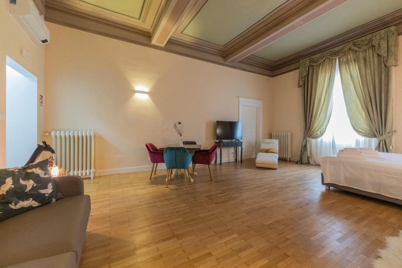Aldrovandi Luxury Suites And Apartment Bologna Exterior foto