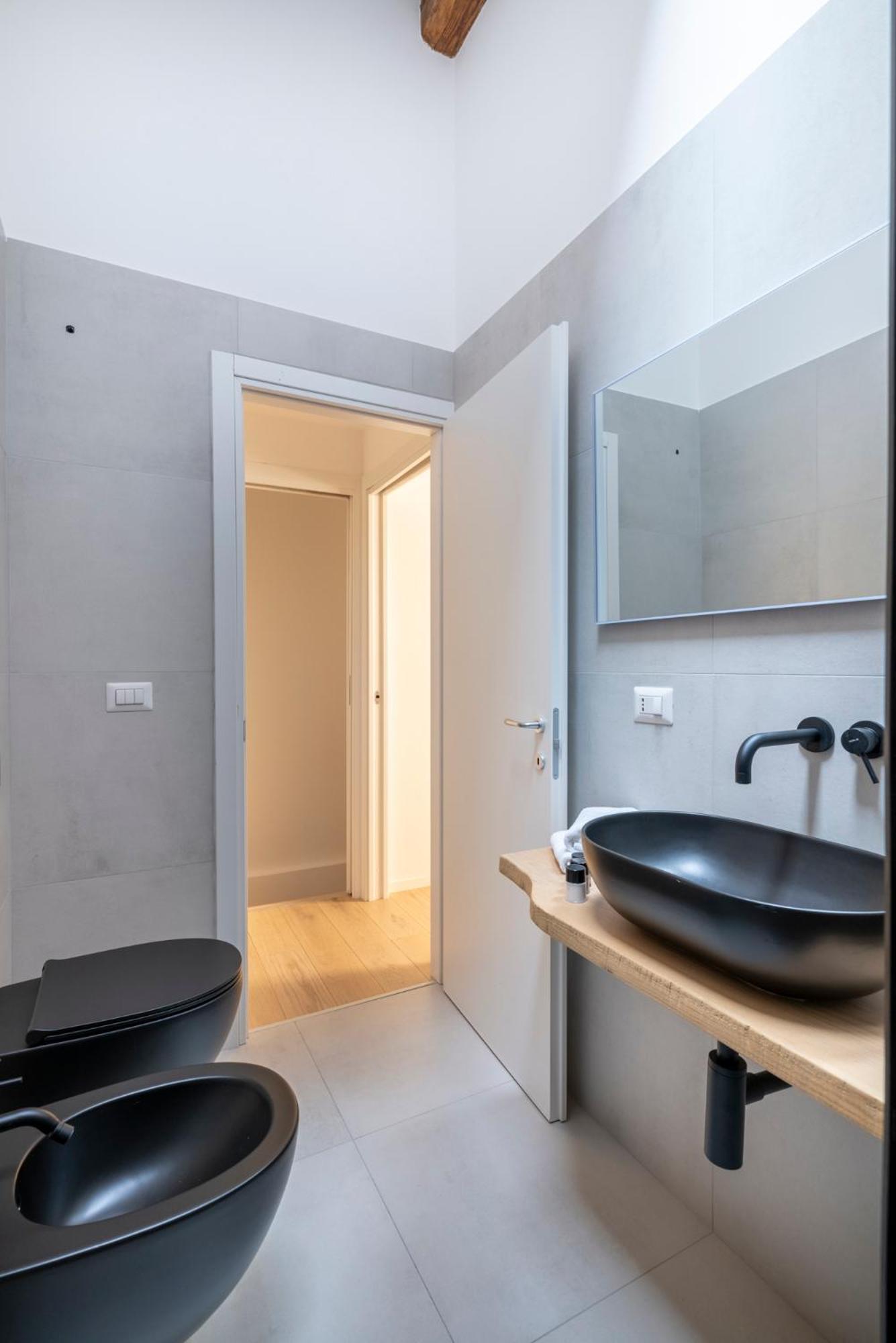 Aldrovandi Luxury Suites And Apartment Bologna Exterior foto
