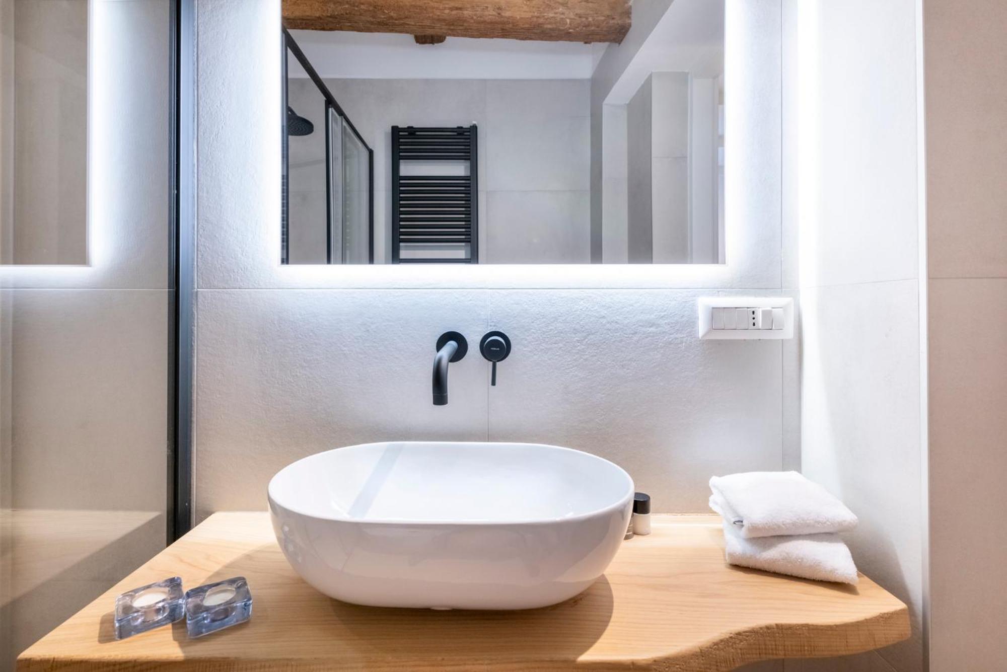 Aldrovandi Luxury Suites And Apartment Bologna Exterior foto