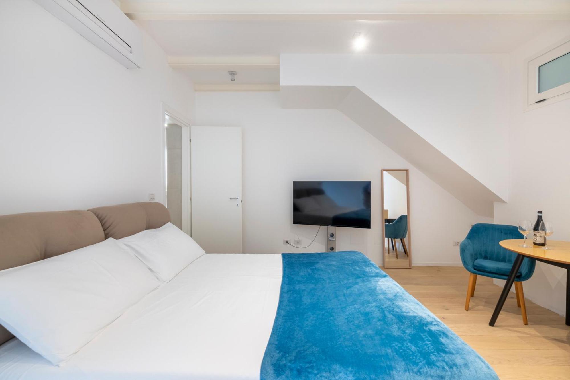Aldrovandi Luxury Suites And Apartment Bologna Exterior foto